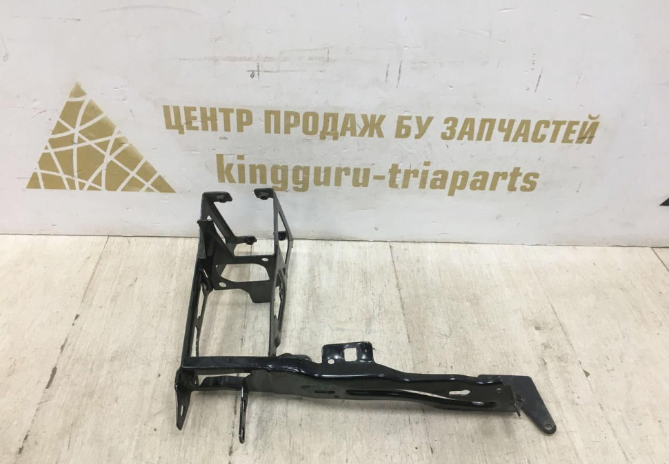Кронштейн под фару левый BMW 3 F30 OEM 51647245791