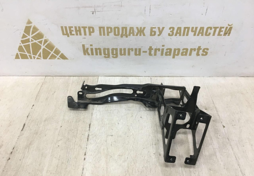 Кронштейн под фару левый BMW 3 F30 OEM 51647245791