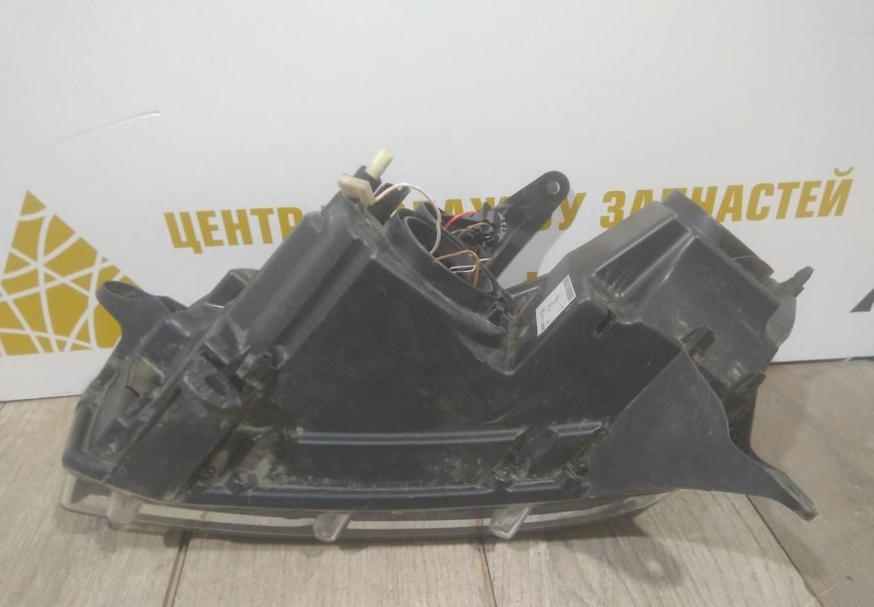 Фара правая бу Renault Logan 2 OEM 260105559R