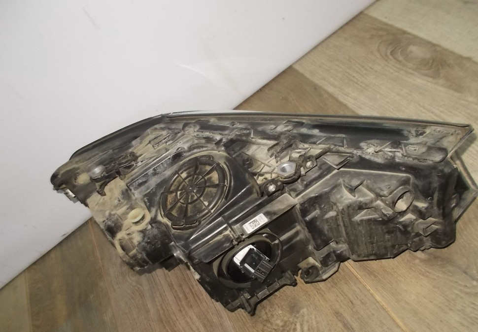 Фара ЛЭД LED адаптивная левая бу BMW 5 G30 OEM 63117214957