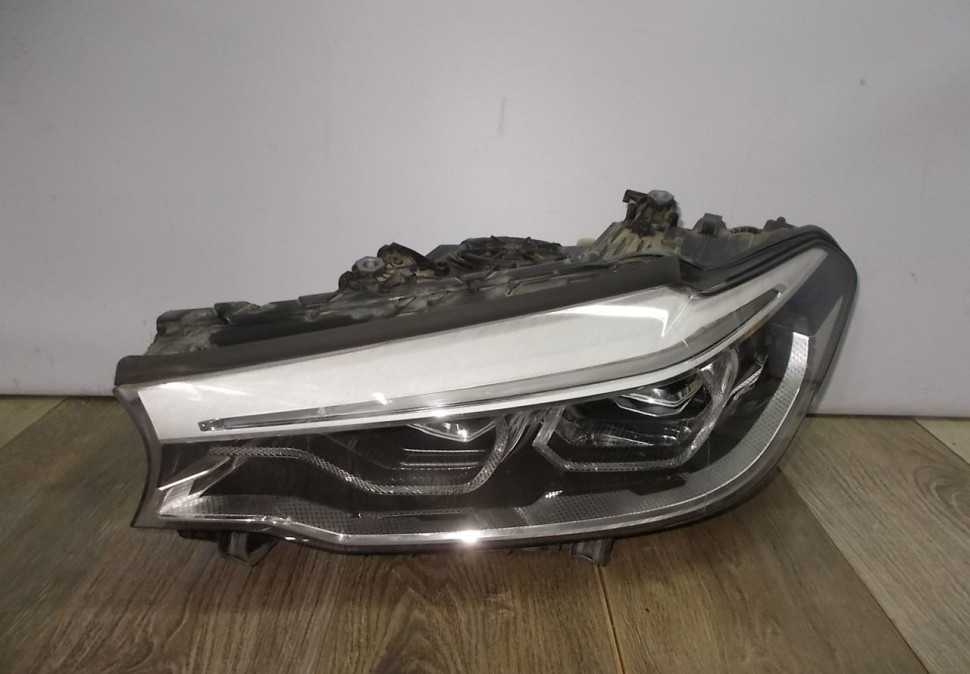 Фара ЛЭД LED адаптивная левая бу BMW 5 G30 OEM 63117214957