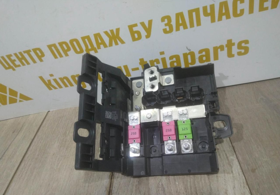 Блок предохранителей бу BMW 7 G11 OEM 6802943