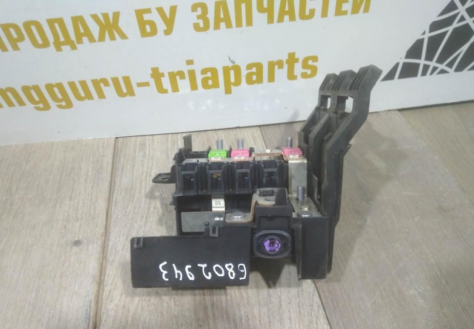 Блок предохранителей бу BMW 7 G11 OEM 6802943