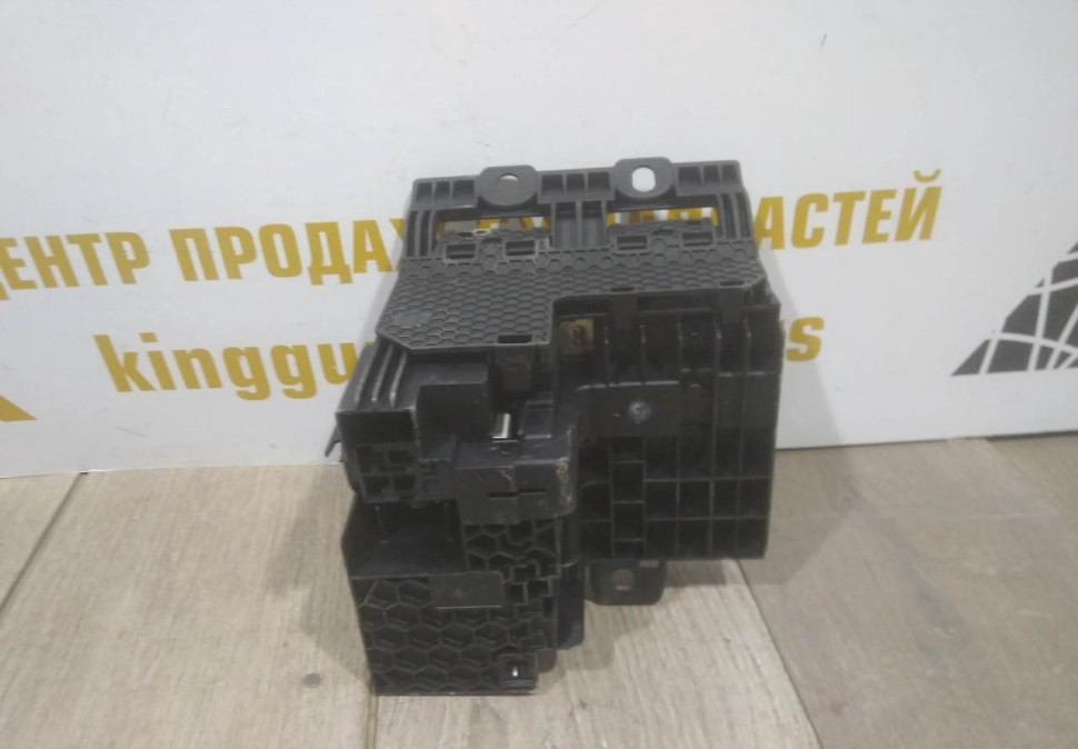 Блок предохранителей бу BMW 7 G11 OEM 6802943
