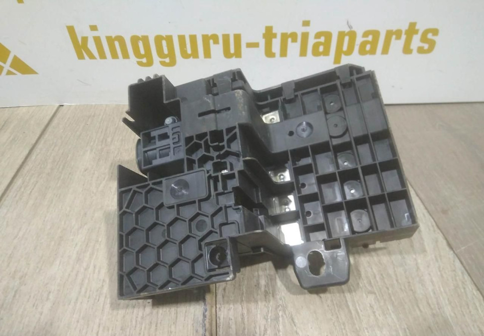 Блок предохранителей бу BMW 7 G11 OEM 6802943