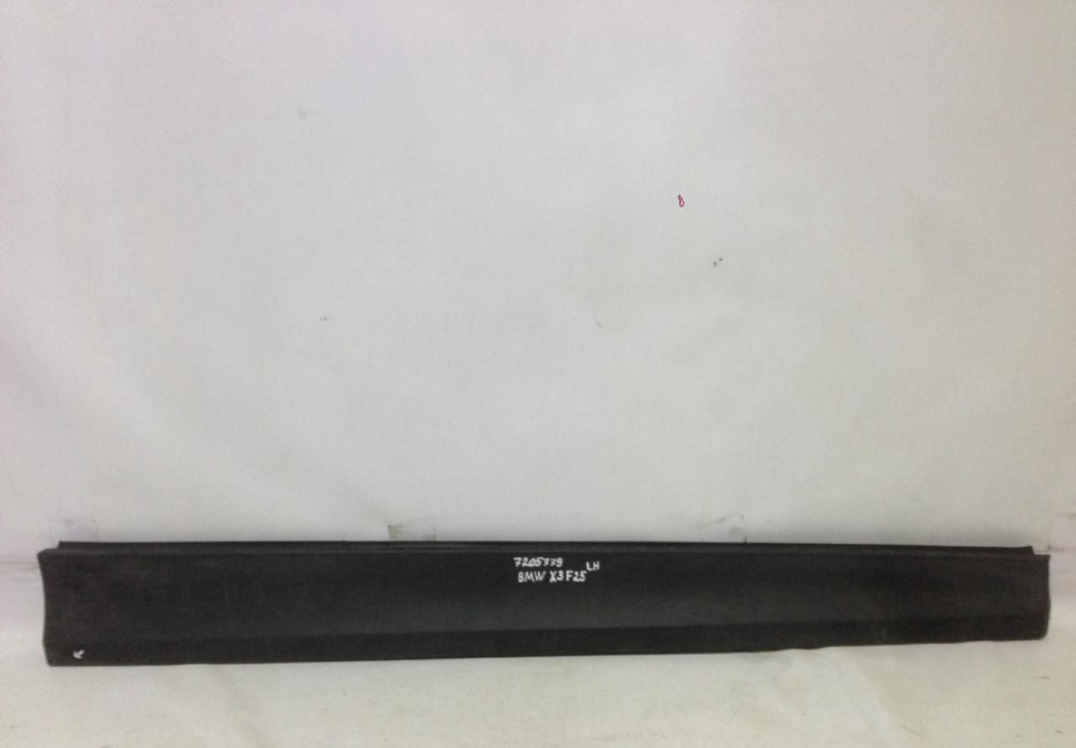 Молдинг двери передний левый BMW X3 F25 oem 51137205779 (скл-3)