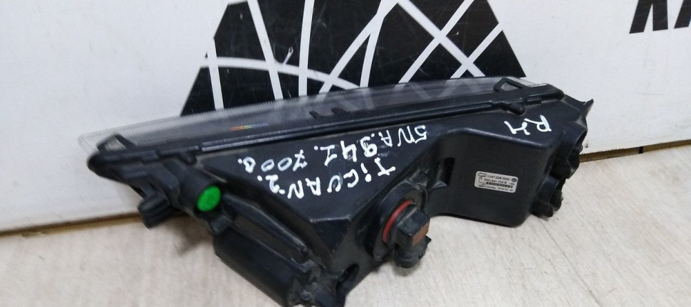 Противотуманная фара (Птф) правая Volkswagen Tiguan 2 oem 5na941700b