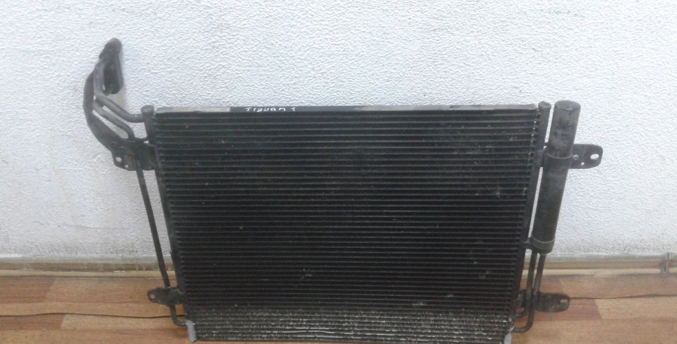 Радиатор кондиционера Volkswagen Tiguan 1 oem 5n0820411e