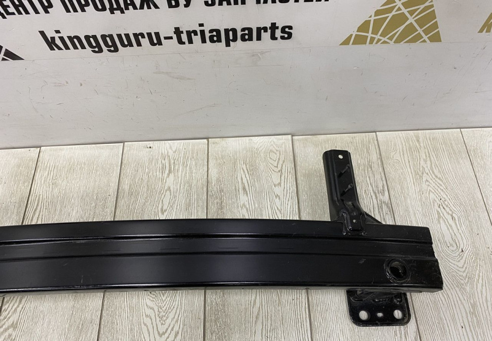 Усилитель переднего бампера Hyundai Creta 2016 OEM 64900M0000