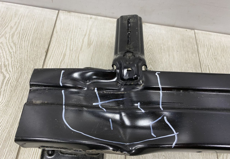 Усилитель переднего бампера Hyundai Creta 2016 OEM 64900M0000