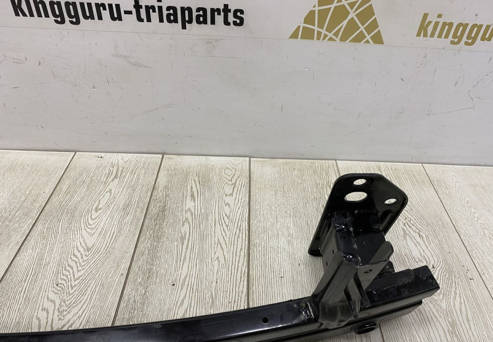 Усилитель переднего бампера Hyundai Creta 2016 OEM 64900M0000