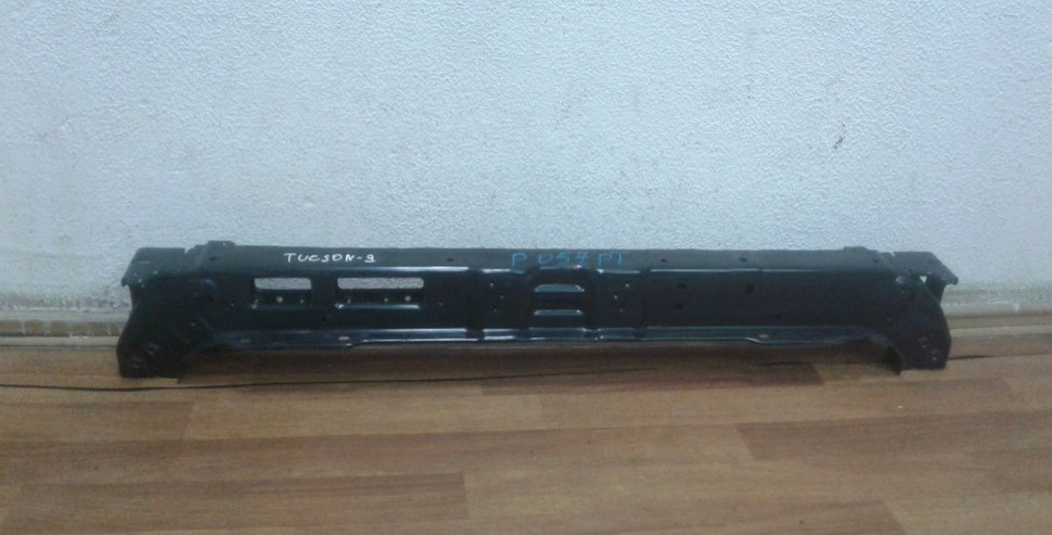 Панель передняя  верх часть Hyundai Tucson 3 oem 64101d7000