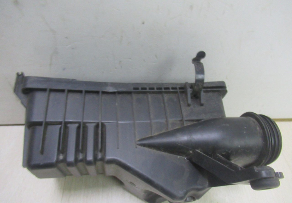 Крышка (крышка) корпуса воздушнего фильтра Hyundai Solaris 2 oem 28110H8100 (слом.2крепл) Крышка (крышка) корпуса воздушнего фильтра Hyundai Solaris 2 oem 28110H8100 (слом.2крепл)