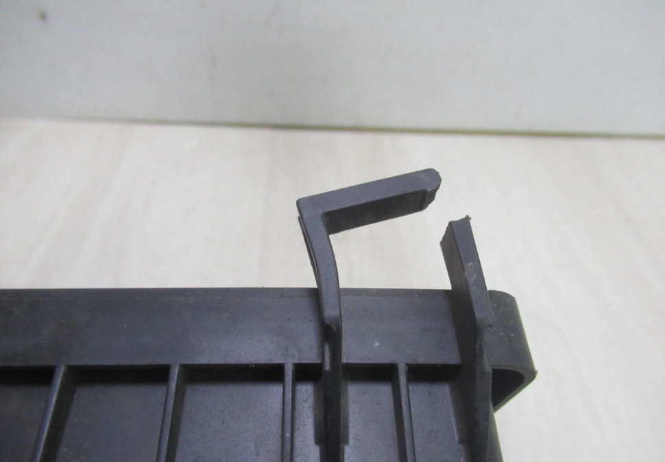 Крышка (крышка) корпуса воздушнего фильтра Hyundai Solaris 2 oem 28110H8100 (слом.2крепл) Крышка (крышка) корпуса воздушнего фильтра Hyundai Solaris 2 oem 28110H8100 (слом.2крепл)