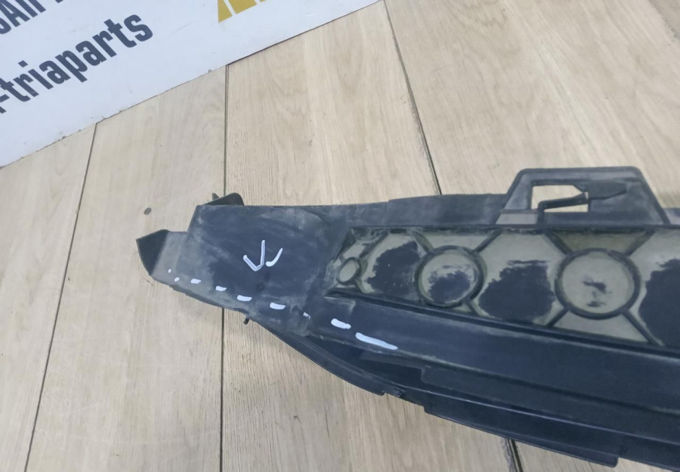 Жалюзи воздуховода нижние бу BMW X3 G01 OEM 51137497231 Жалюзи воздуховода нижние бу BMW X3 G01 OEM 51137497231