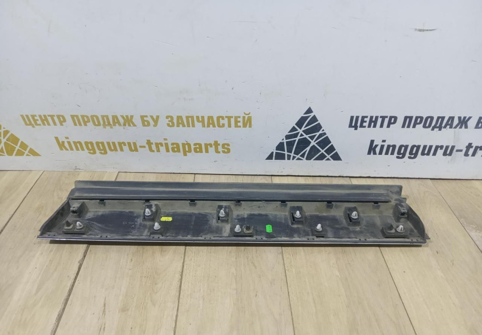 Молдинг двери задний правый бу Renault Arkana OEM 828761923R