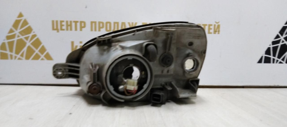 Фара правая Hyundai Santa Fe Classic 00-12 oem 9210226000 Фара правая Hyundai Santa Fe Classic 00-12 oem 9210226000