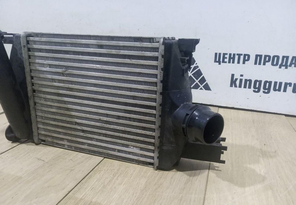 Радиатор интеркулера бу Renault Kaptur OEM 144965154R Радиатор интеркулера бу Renault Kaptur OEM 144965154R