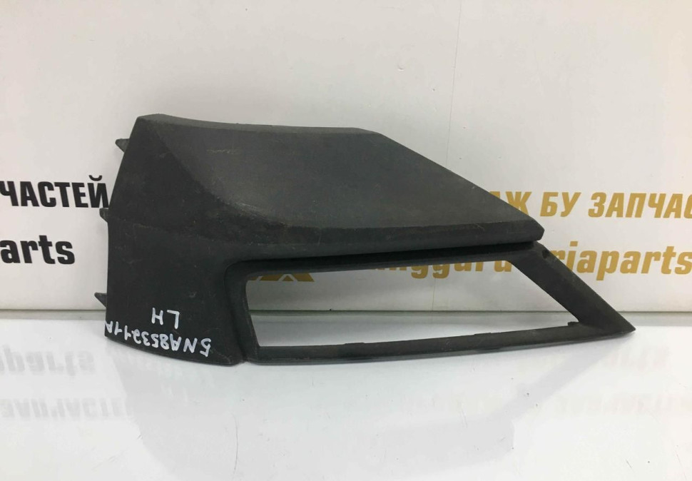 Накладка противотуманной фары левая Volkswagen Tiguan 2 2017 OEM 5NA853211A