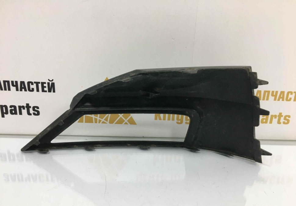 Накладка противотуманной фары левая Volkswagen Tiguan 2 2017 OEM 5NA853211A