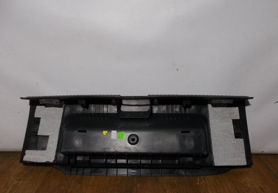 Обивка задней панели бу Skoda Octavia A7 OEM 5E5863485 Обивка задней панели бу Skoda Octavia A7 OEM 5E5863485