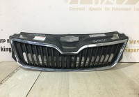 Решетка радиатора Skoda Rapid OEM 5JA853668