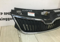 Решетка радиатора Skoda Rapid OEM 5JA853668