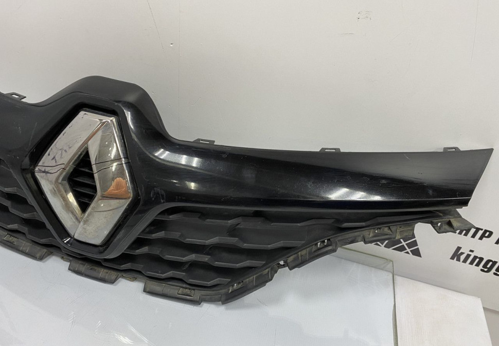 Решетка радиатора Renault Kaptur OEM 623103985R