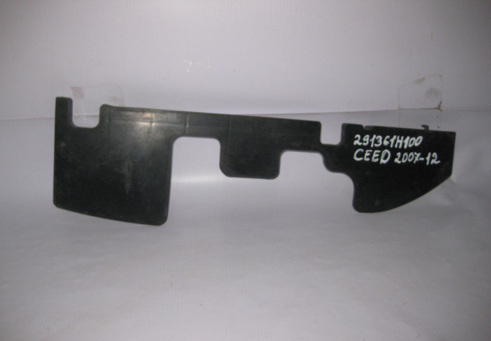 Защитный кожух радиатора Kia ceed (06>) oem 291361h100 (скл-3)