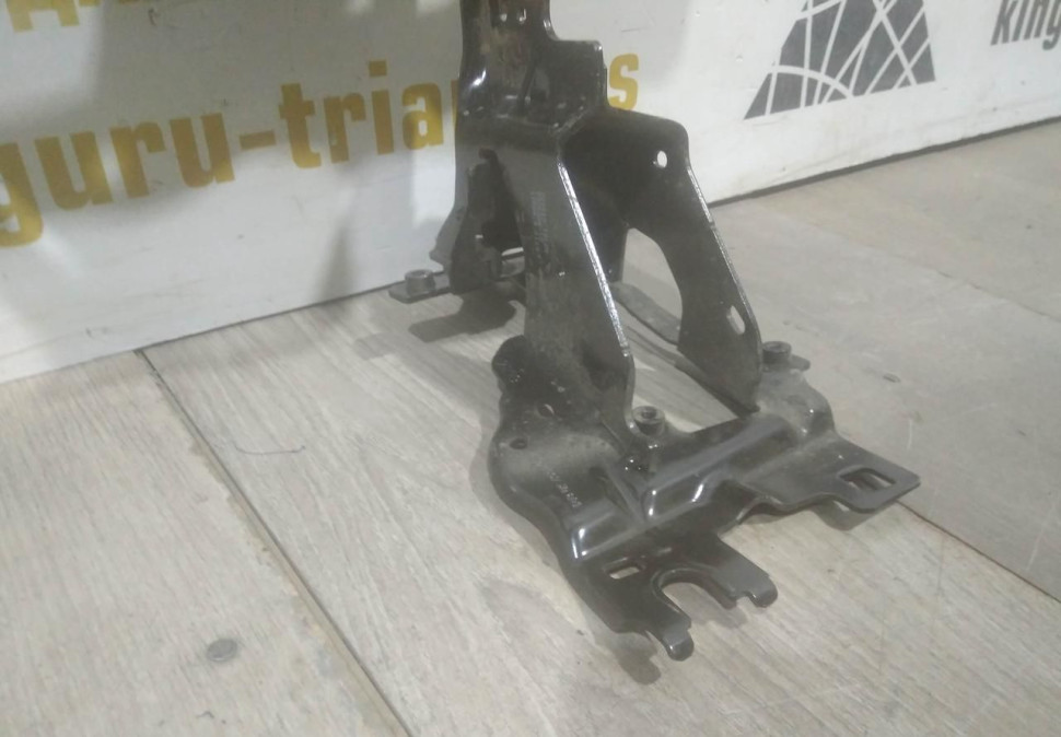 Кронштейн под фару правый бу BMW 7 G11 OEM 7375326