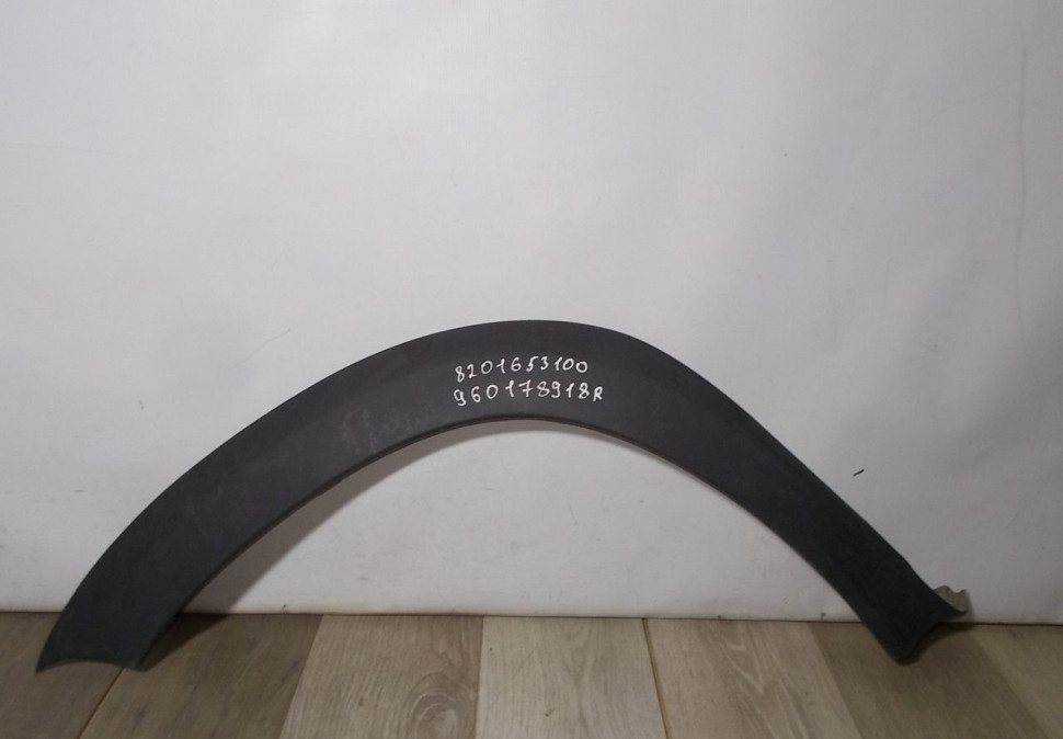 Расширитель арки крыла передний левый Renault Duster oem 960178918R