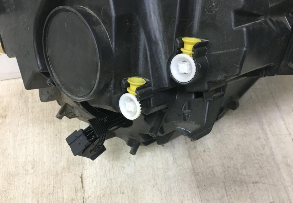 Фара ЛЭД LED левая Skoda Karoq OEM 57B941015D
