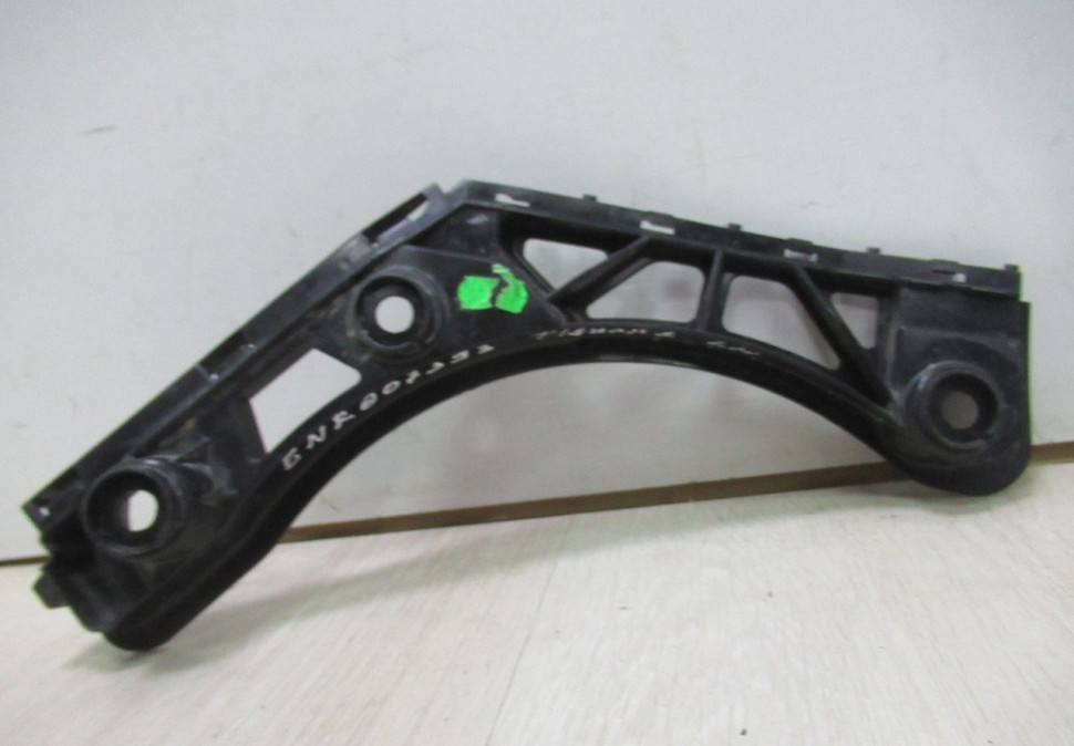 Кронштейн заднего бампера  левая Volkswagen Tiguan 2 oem 5nr807393