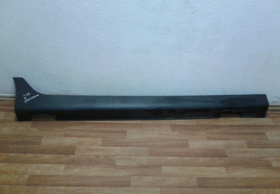 Накладка порога правая Hyundai ix35 oem 877542s000
