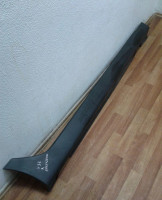 Накладка порога правая Hyundai ix35 oem 877542s000