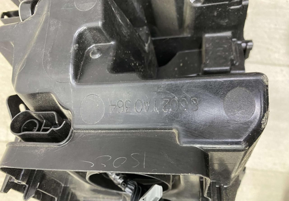 Фара ЛЭД LED адаптивная правая BMW X7 G07 OEM 63117933318