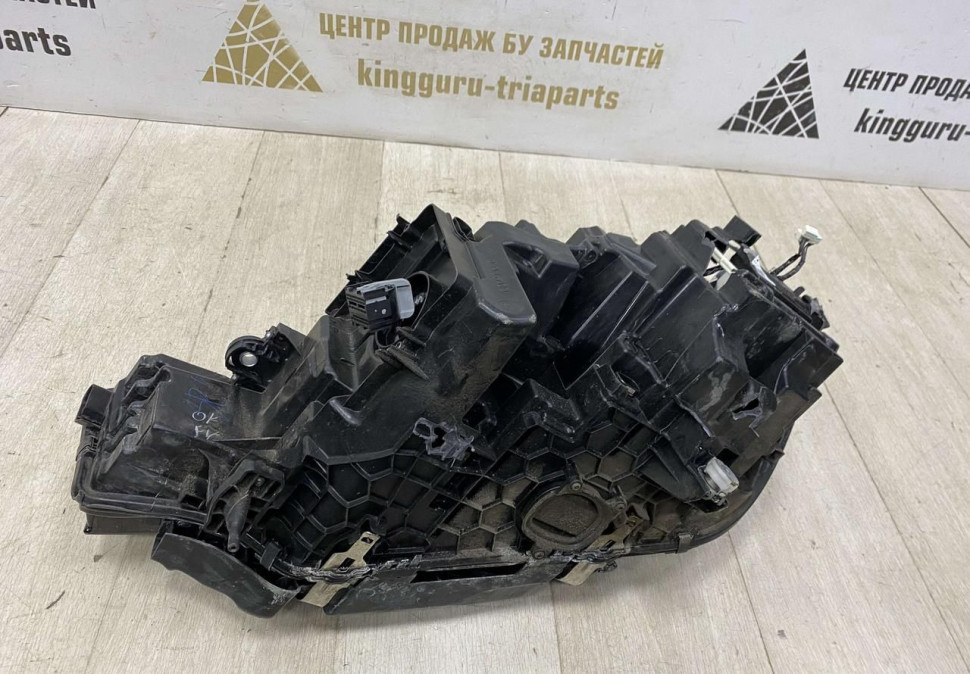 Фара ЛЭД LED адаптивная правая BMW X7 G07 OEM 63117933318