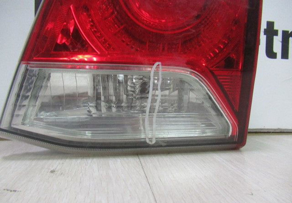 Фонарь левый внутренний Toyota Land Cruiser 200 oem 2121320RAE Фонарь левый внутренний Toyota Land Cruiser 200 oem 2121320RAE