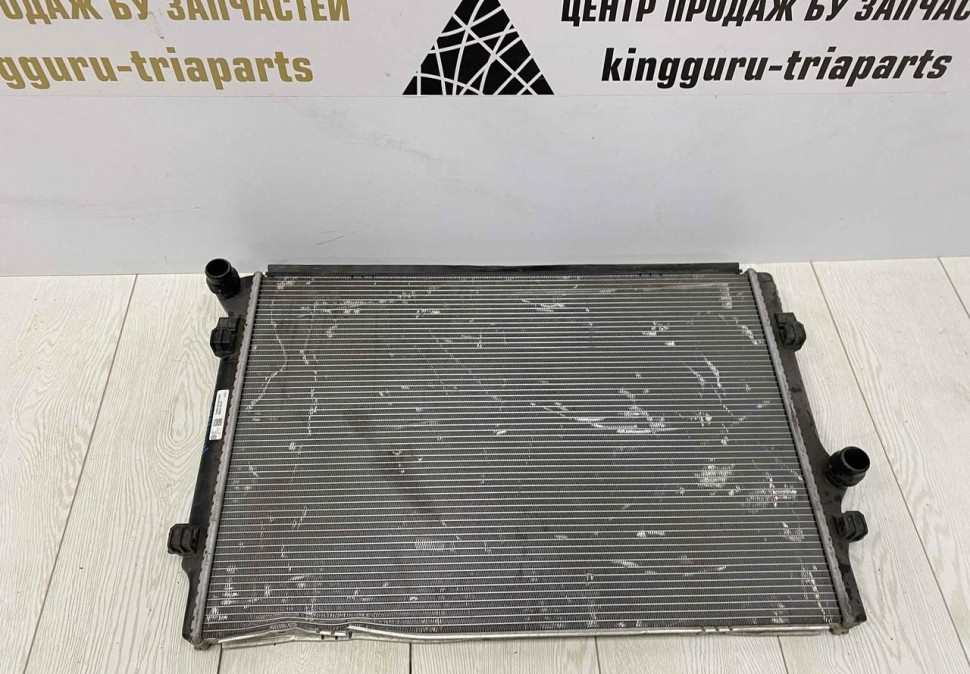Радиатор охлаждения Skoda Octavia (1,8) OEM 5Q0121251GN