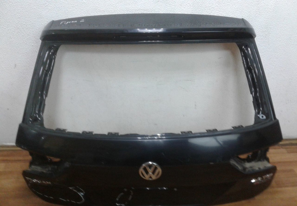 Крышка багажника Volkswagen Tiguan 2 (вмятина)