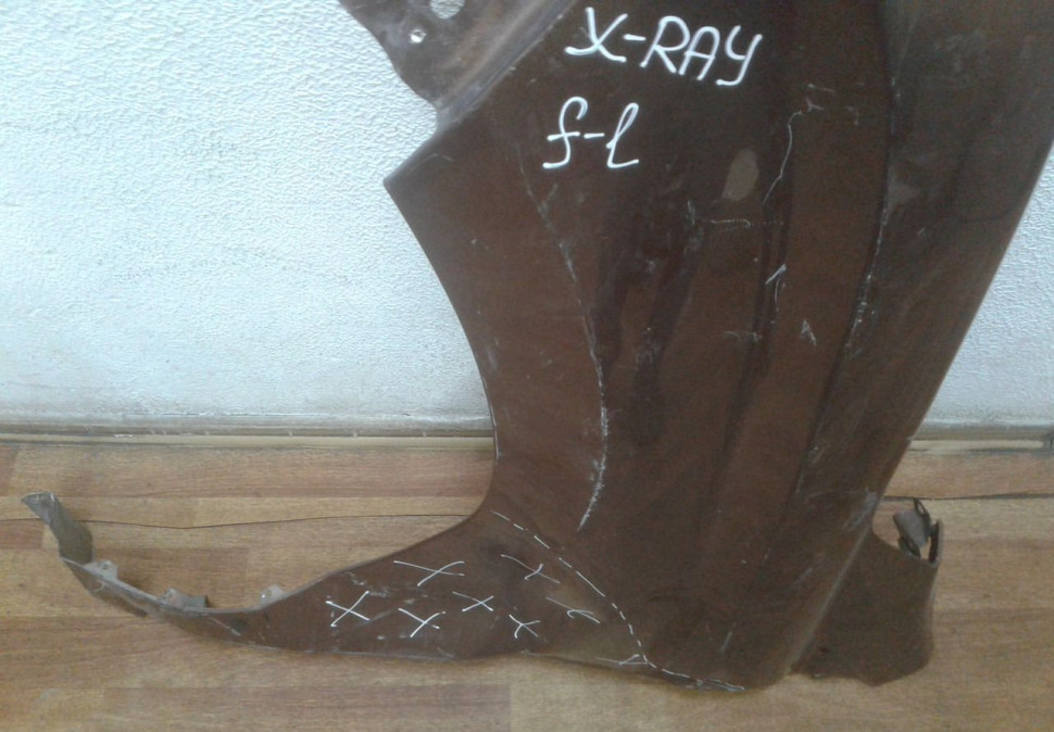 Крыло переднее левое Lada X-Ray oem 631014885R (вмятина) (скл-3)