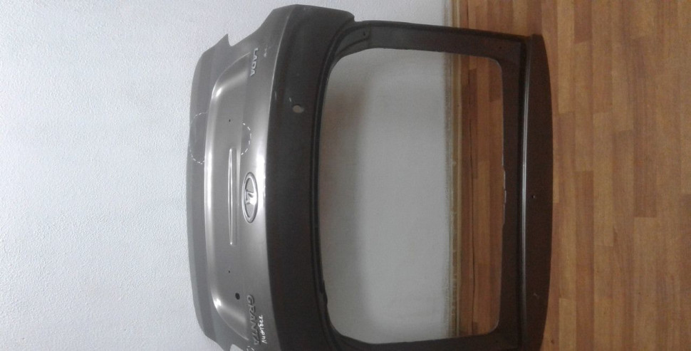 Крышка багажника Lada Granta лифтбек oem 21916300020 (вмятины) (скл-3)