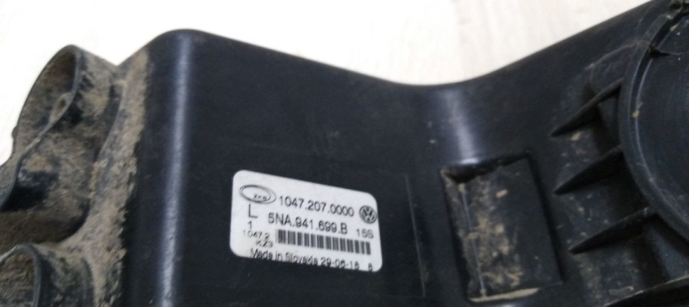 Противотуманная фара левая Volkswagen Tiguan 2 дорест 16-20 oem 5NA941699B Противотуманная фара левая Volkswagen Tiguan 2 дорест 16-20 oem 5NA941699B
