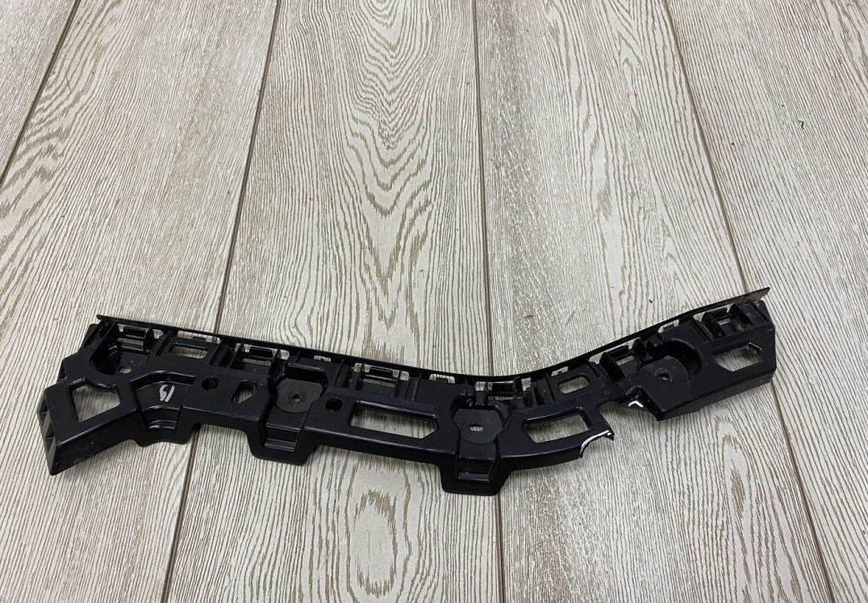 Кронштейн бампера Skoda Rapid 2 20-21oem 60U807394D Кронштейн бампера Skoda Rapid 2 20-21oem 60U807394D