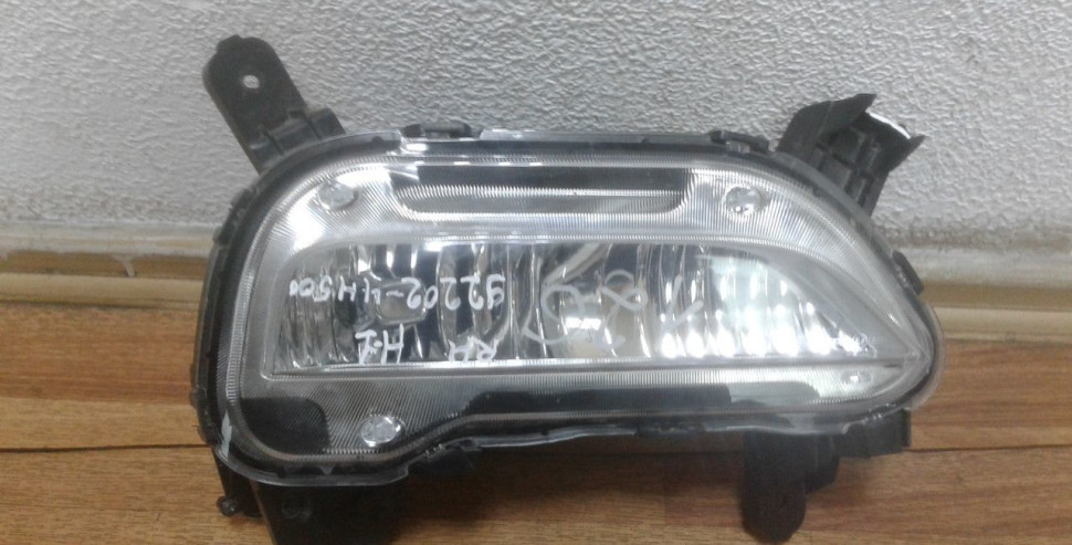 Фара птф правая Hyundai Grand Starex H1 рест 2 oem 922024h500 (слом. 1 крепл.)