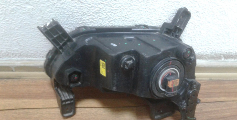 Фара птф правая Hyundai Grand Starex H1 рест 2 oem 922024h500 (слом. 1 крепл.)