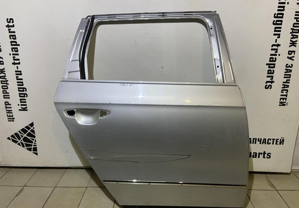 Дверь задняя правая Volkswagen Passat B6 универсал 2005 oem 3C5833056H (скл-3) Дверь задняя правая Volkswagen Passat B6 универсал 2005 oem 3C5833056H (скл-3)