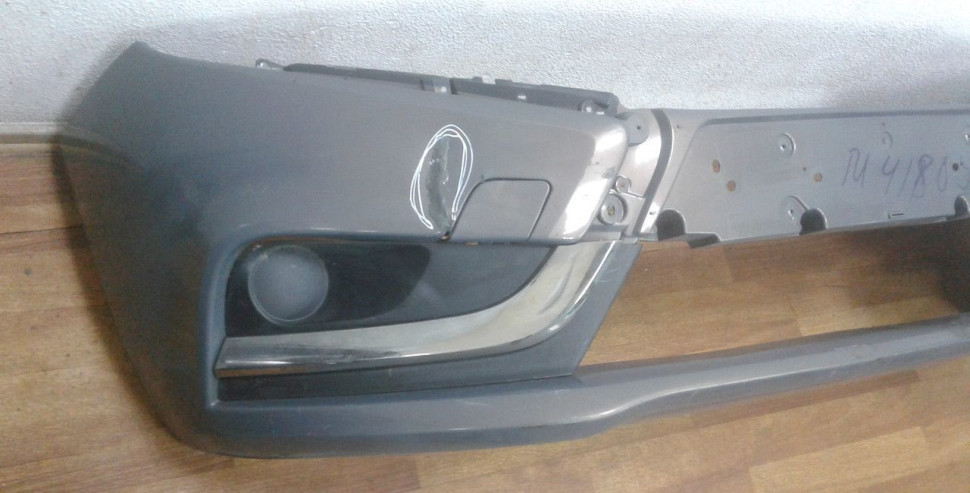 Бампер передний Lada Vesta oem 8450006666 (трещина) (скл-3) Бампер передний Lada Vesta oem 8450006666 (трещина) (скл-3)