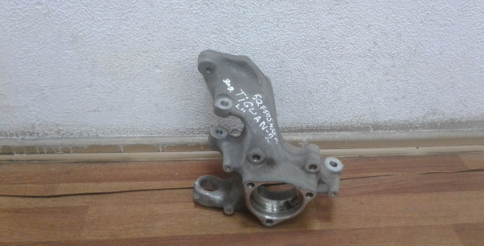 Кулак задний левый Volkswagen Tiguan 2 2016 OEM 5QF505435F
