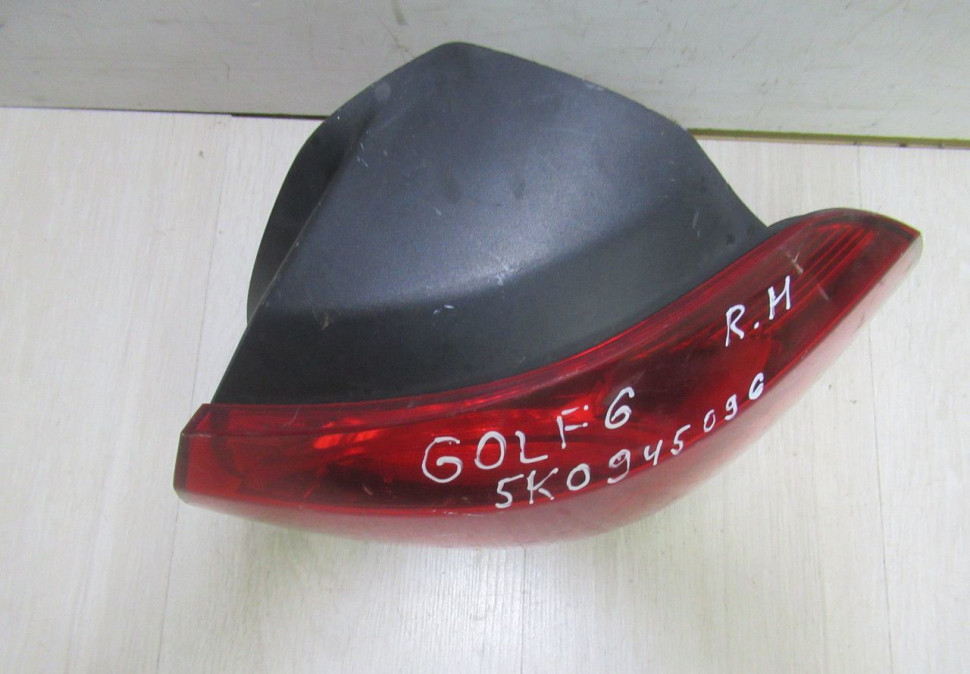 Фонарь правый Volkswagen Golf 6 oem 5k0945096F Фонарь правый Volkswagen Golf 6 oem 5k0945096F